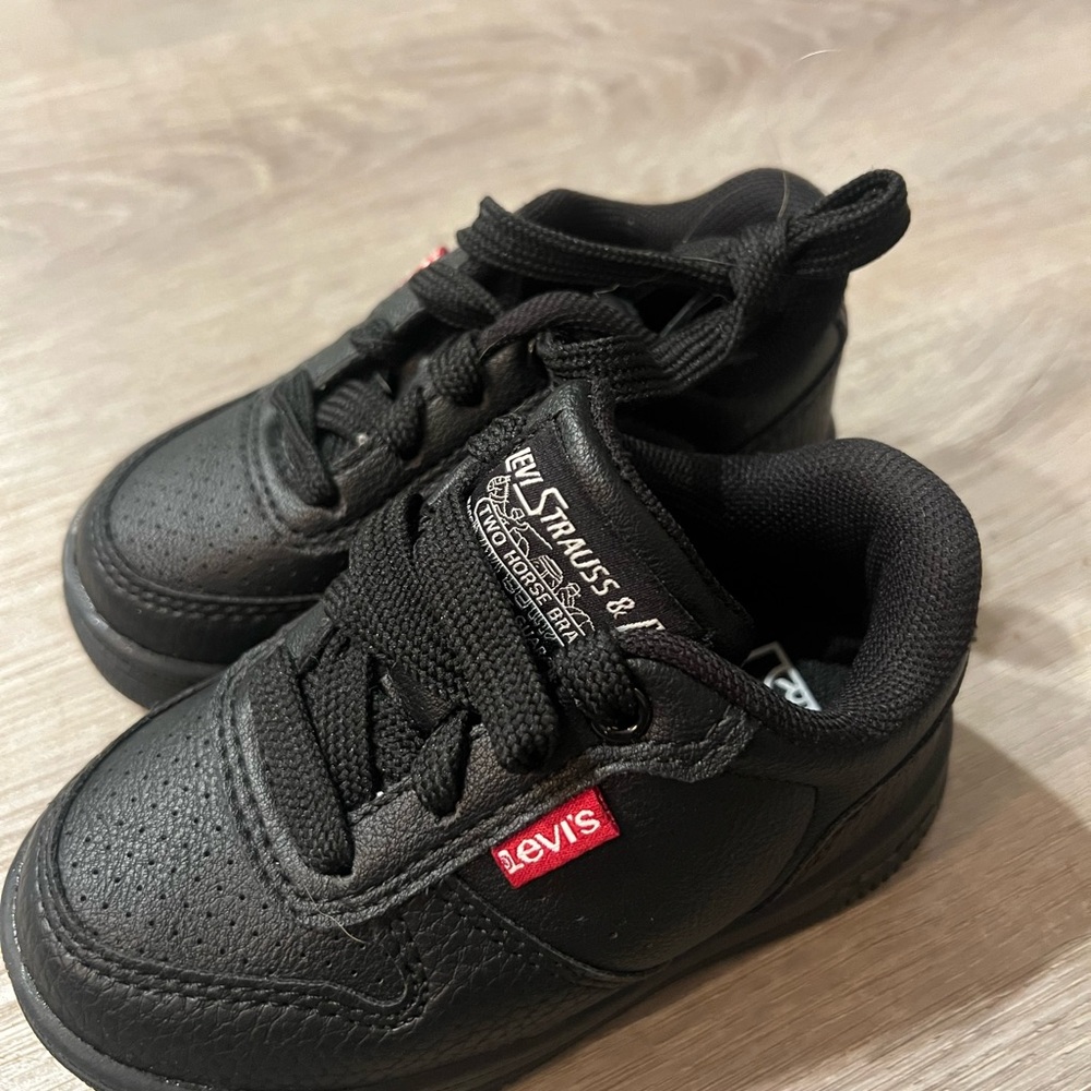 Levi's Toddlers Black Sneakers with Red Accents